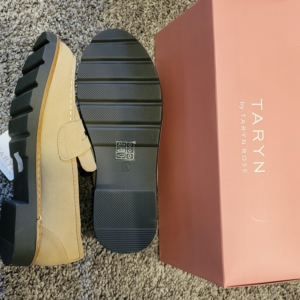 NWT/NIB Women's Tan Loafers - Picture 5 of 6